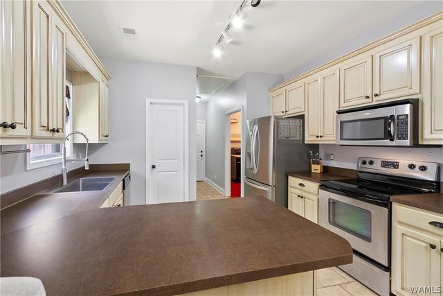 5515 Moores Bridge, Northport, AL 35473