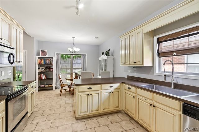 5515 Moores Bridge, Northport, AL 35473