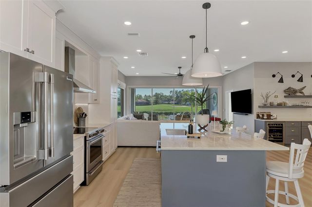 561 FALLBROOK DRIVE, Venice, FL 34292