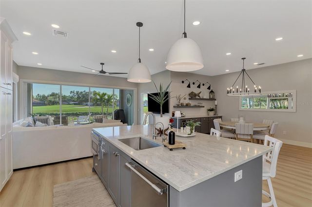 561 FALLBROOK DRIVE, Venice, FL 34292