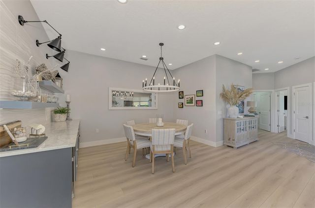 561 FALLBROOK DRIVE, Venice, FL 34292