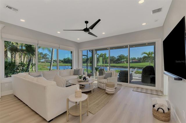 561 FALLBROOK DRIVE, Venice, FL 34292