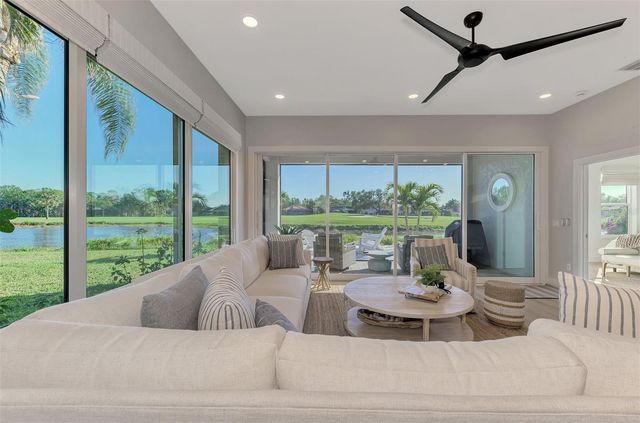 561 FALLBROOK DRIVE, Venice, FL 34292