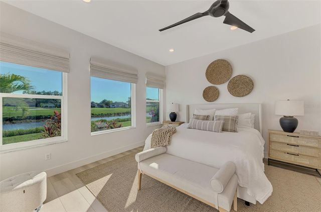 561 FALLBROOK DRIVE, Venice, FL 34292