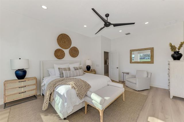 561 FALLBROOK DRIVE, Venice, FL 34292