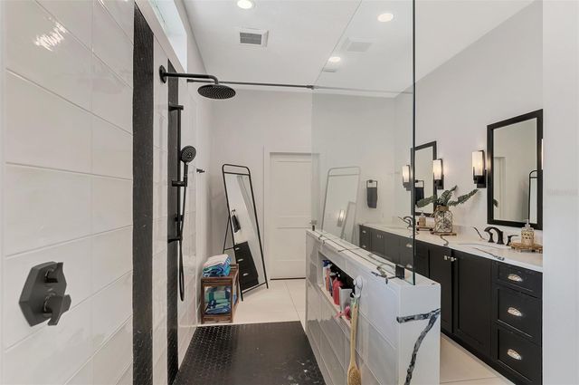 561 FALLBROOK DRIVE, Venice, FL 34292