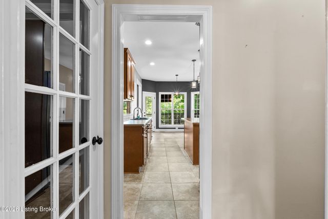 7908 Princess Wood Ct, Louisville, KY 40214