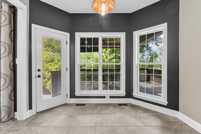 7908 Princess Wood Ct, Louisville, KY 40214