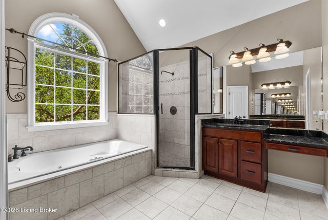 7908 Princess Wood Ct, Louisville, KY 40214