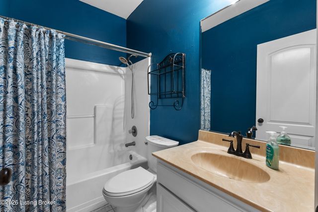 7908 Princess Wood Ct, Louisville, KY 40214
