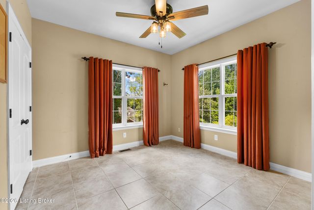 7908 Princess Wood Ct, Louisville, KY 40214