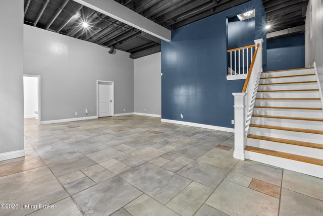 7908 Princess Wood Ct, Louisville, KY 40214