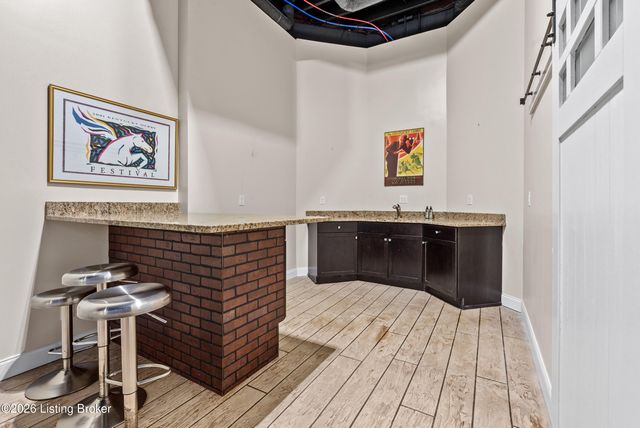 7908 Princess Wood Ct, Louisville, KY 40214