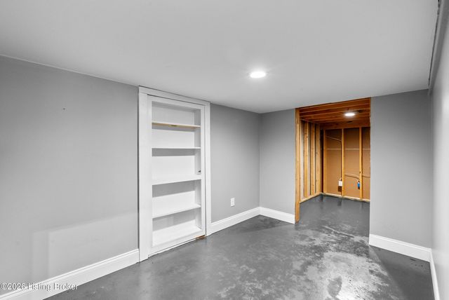 7908 Princess Wood Ct, Louisville, KY 40214