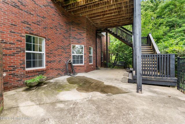 7908 Princess Wood Ct, Louisville, KY 40214