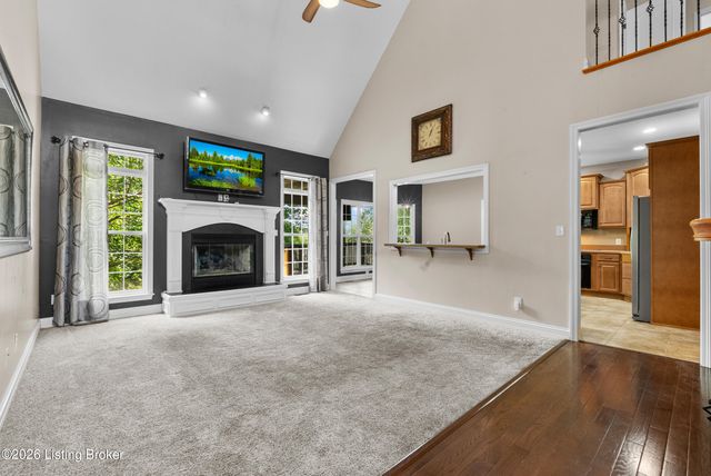 7908 Princess Wood Ct, Louisville, KY 40214