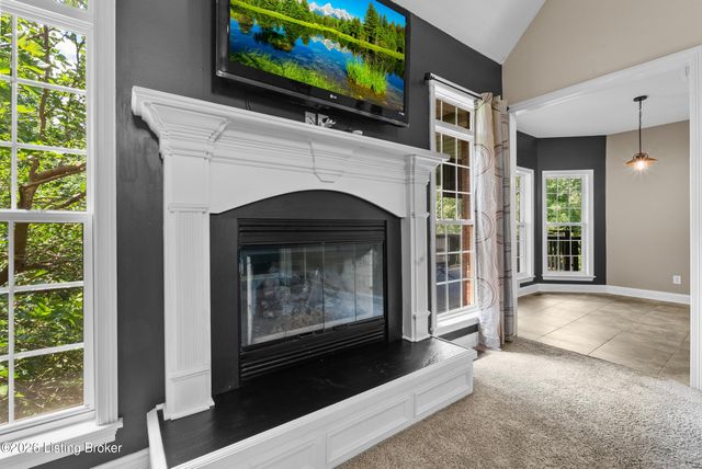 7908 Princess Wood Ct, Louisville, KY 40214