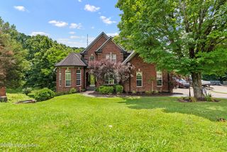 7908 Princess Wood Ct, Louisville, KY 40214