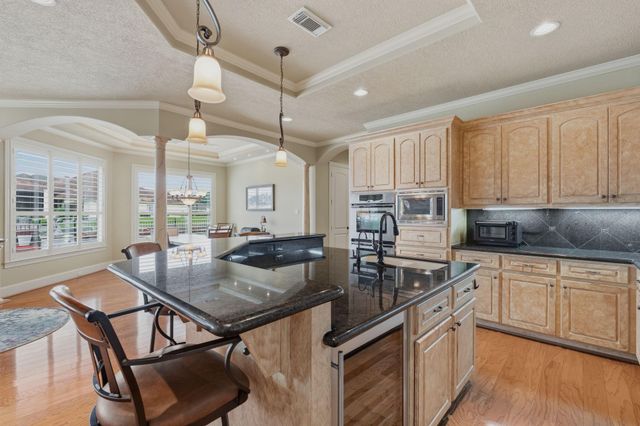 9305 Old River Court E, Montgomery, TX 77356