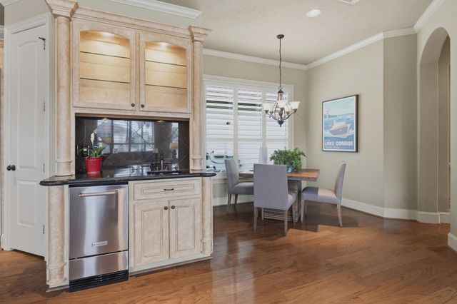 9305 Old River Court E, Montgomery, TX 77356