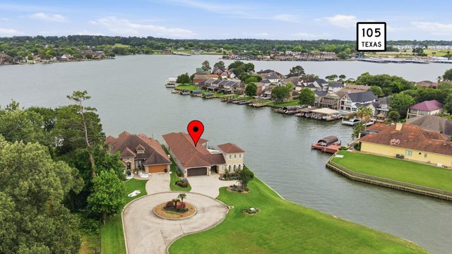 9305 Old River Court E, Montgomery, TX 77356
