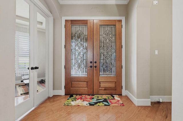 9305 Old River Court E, Montgomery, TX 77356