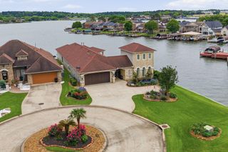9305 Old River Court E, Montgomery, TX 77356