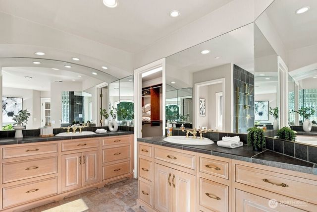 26020 SE Old Black Nugget Road, Issaquah, WA 98029