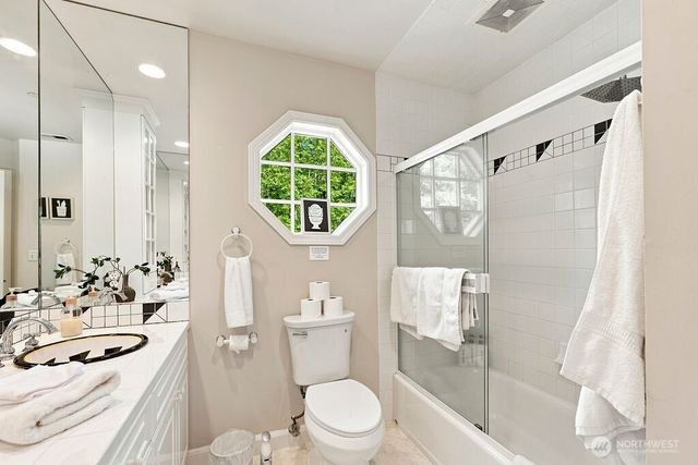 26020 SE Old Black Nugget Road, Issaquah, WA 98029