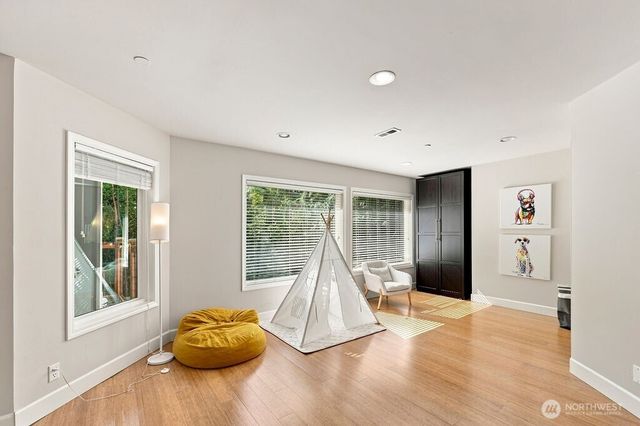 26020 SE Old Black Nugget Road, Issaquah, WA 98029
