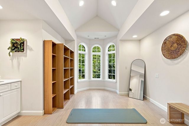 26020 SE Old Black Nugget Road, Issaquah, WA 98029