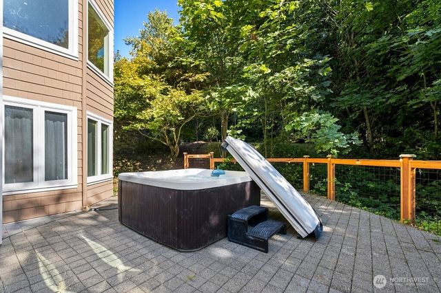26020 SE Old Black Nugget Road, Issaquah, WA 98029
