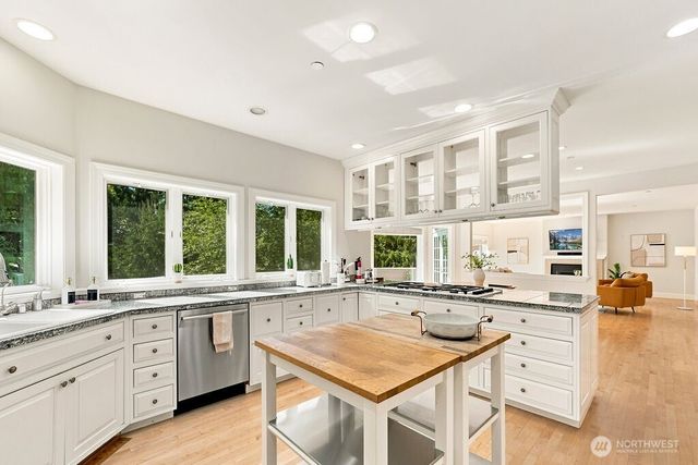 26020 SE Old Black Nugget Road, Issaquah, WA 98029