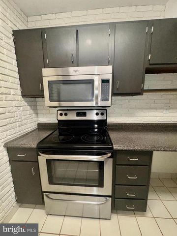 5428-D1 VALLEY GREEN DR, Wilmington, DE 19808