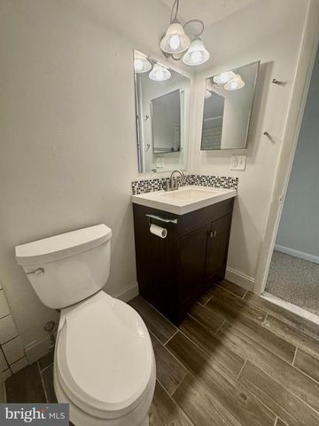 5428-D1 VALLEY GREEN DR, Wilmington, DE 19808