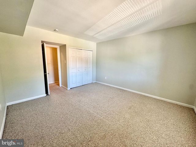 5428-D1 VALLEY GREEN DR, Wilmington, DE 19808