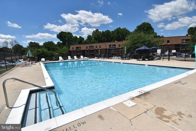 5428-D1 VALLEY GREEN DR, Wilmington, DE 19808