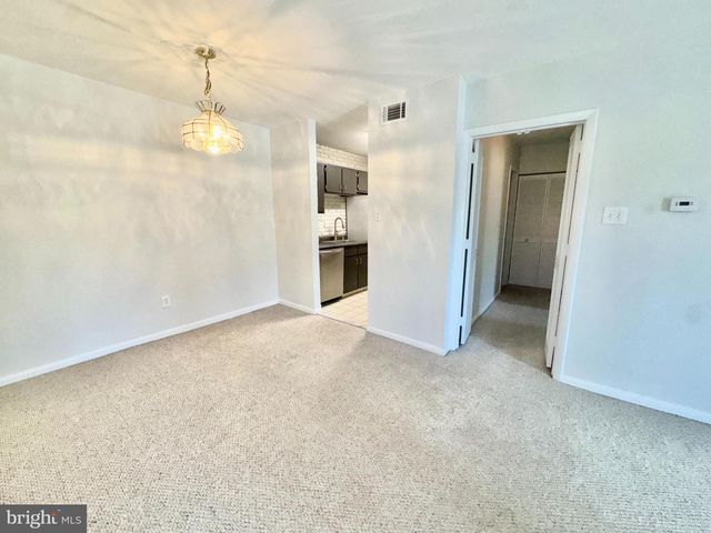 5428-D1 VALLEY GREEN DR, Wilmington, DE 19808