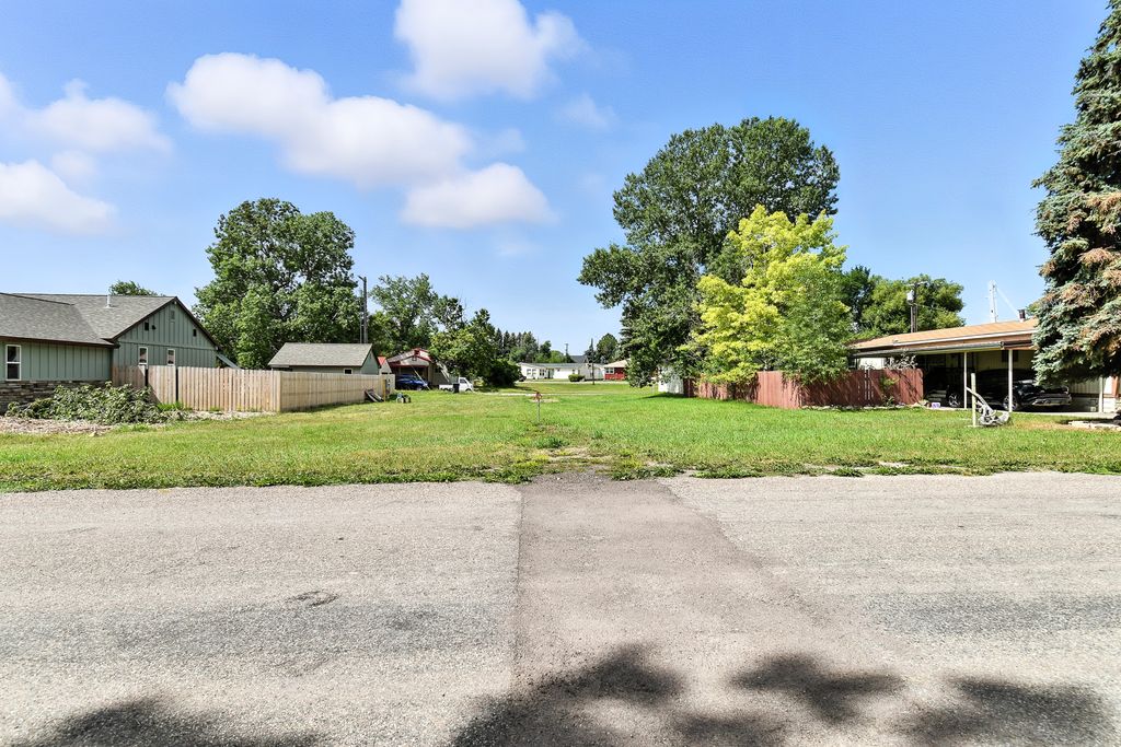 120 5th Avenue SW, Choteau, MT 59422