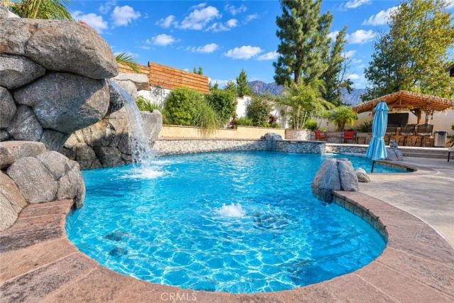2429 Cliff Road, Upland, CA 91784