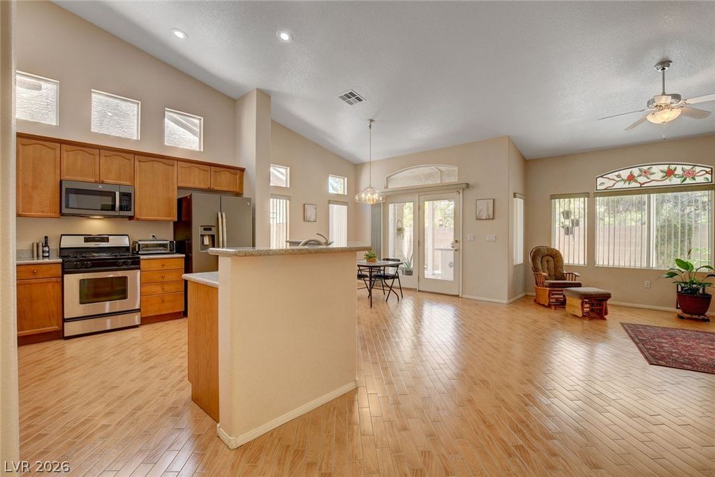 Image 10 of property listing at 5090 Shadow River Street, Las Vegas, NV 89148