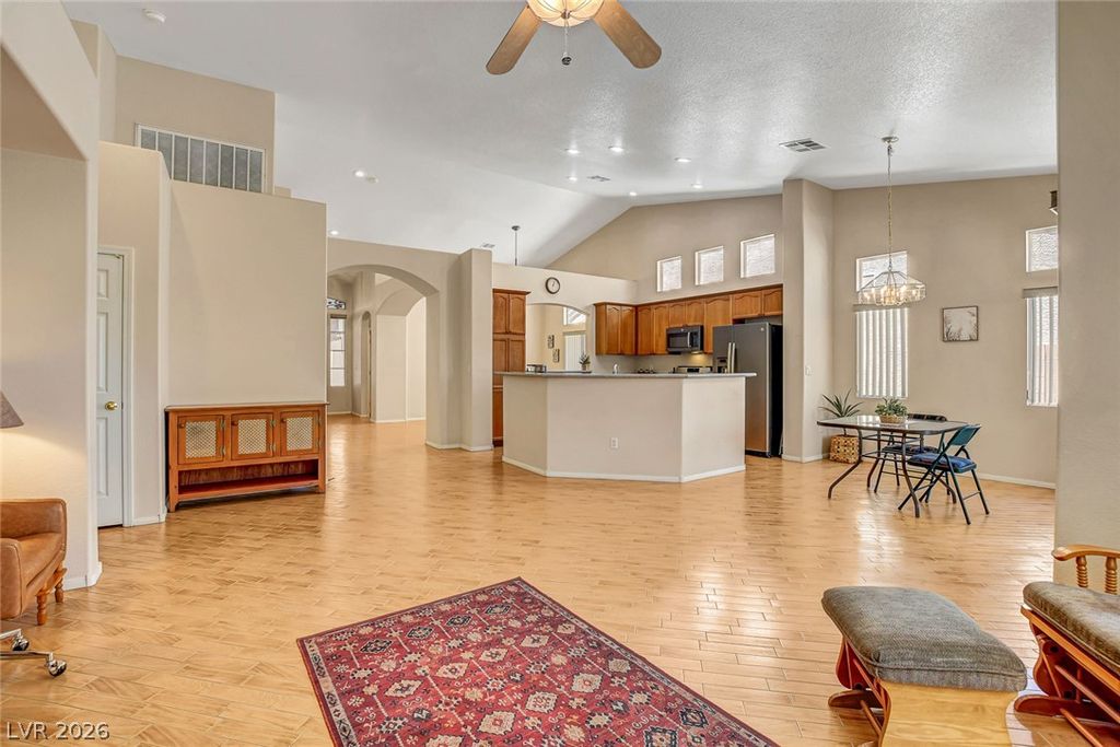 Image 7 of property listing at 5090 Shadow River Street, Las Vegas, NV 89148