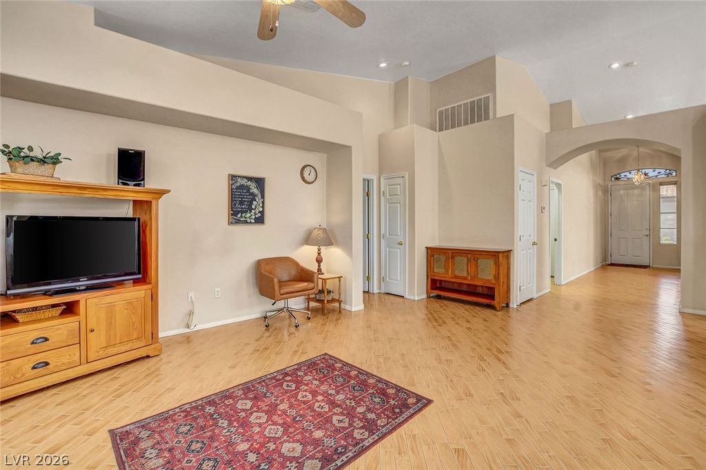 Image 9 of property listing at 5090 Shadow River Street, Las Vegas, NV 89148