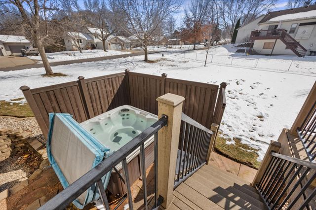 955 Park Drive, Belle Plaine, MN 56011