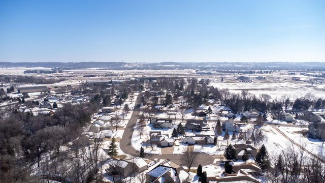 955 Park Drive, Belle Plaine, MN 56011