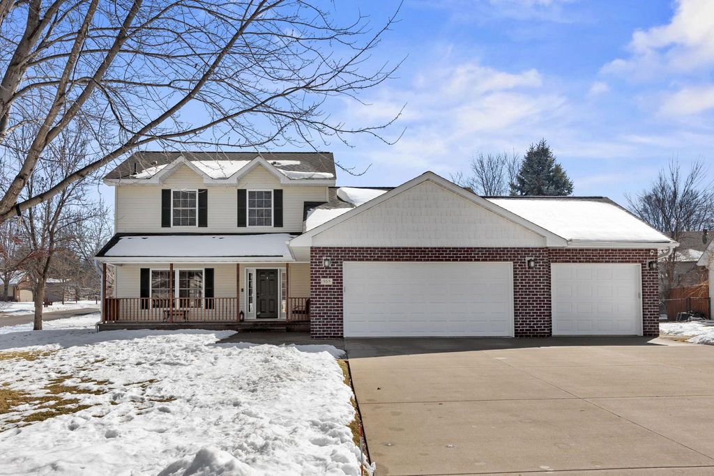 955 Park Drive, Belle Plaine, MN 56011