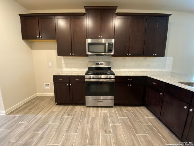 520 Scenic Song Dr, Spring Branch, TX 78070