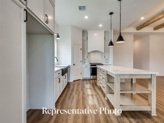 7209 E 134th Street S, Bixby, OK 74008