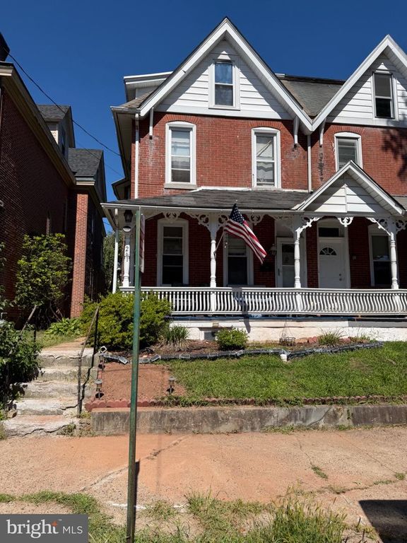 261 YOST AVE, SPRING CITY, PA 19475 — exterior