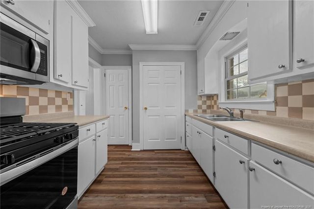 212 N Roberts Street, Raeford, NC 28376